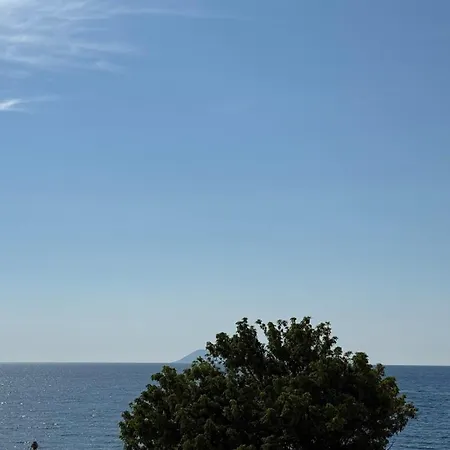 Shades Of Blue * Vlorë